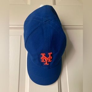 Infant Meets hat like new.